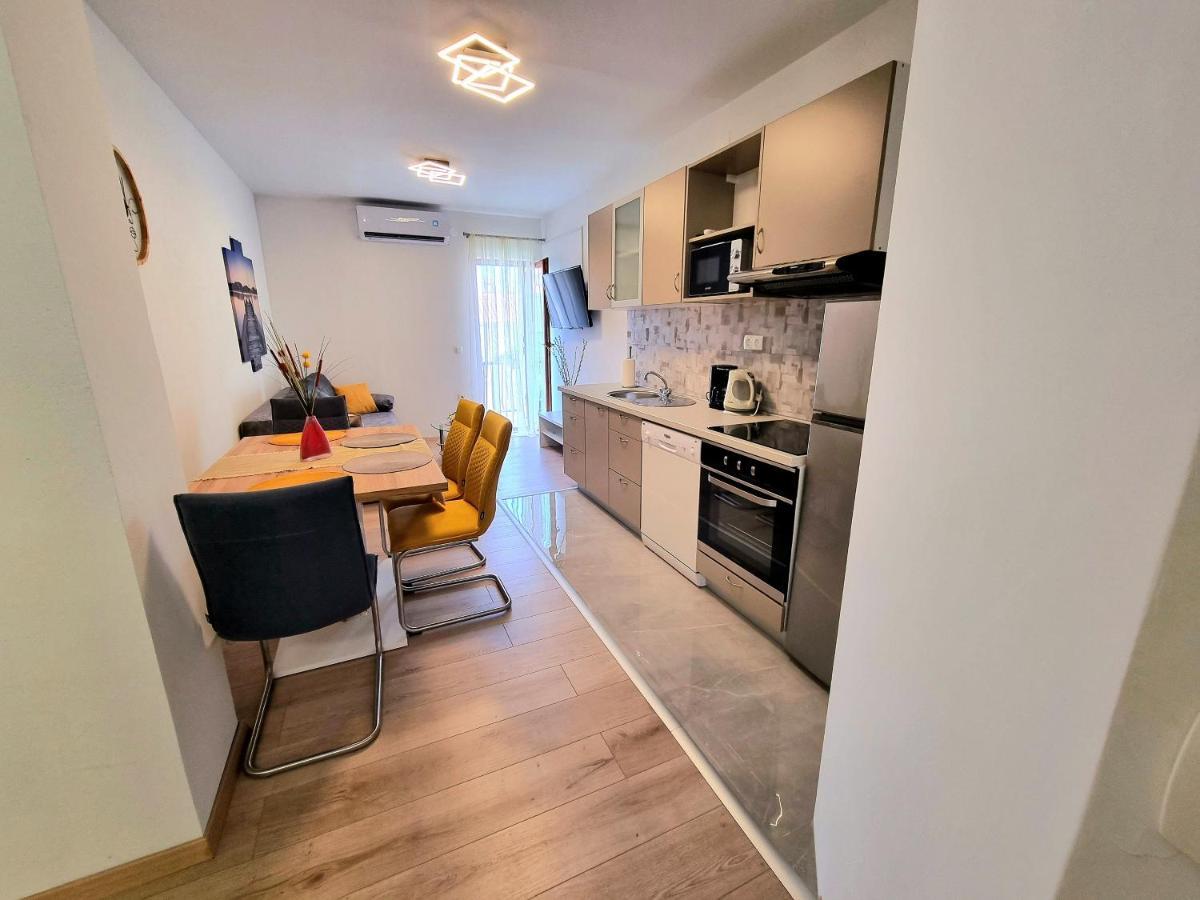 Julia Apartment บีโอกราดนาโมรู ภายนอก รูปภาพ