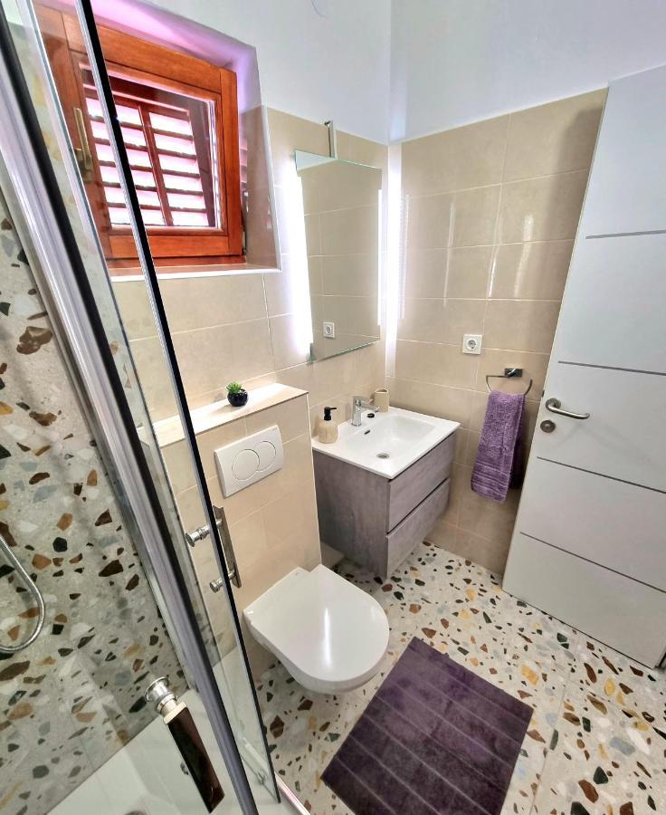 Julia Apartment บีโอกราดนาโมรู ภายนอก รูปภาพ